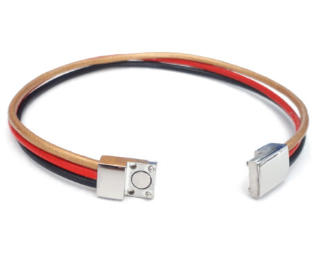 Schmales Echtleder-Armband, schwarz-rot-gold, Magnetverschluss aus Edelstahl – Bild 2